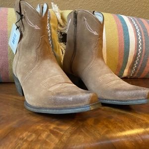 NEW ARIAT LOVELY SUEDE ZIP UP SHORTIE BOOT 8.5